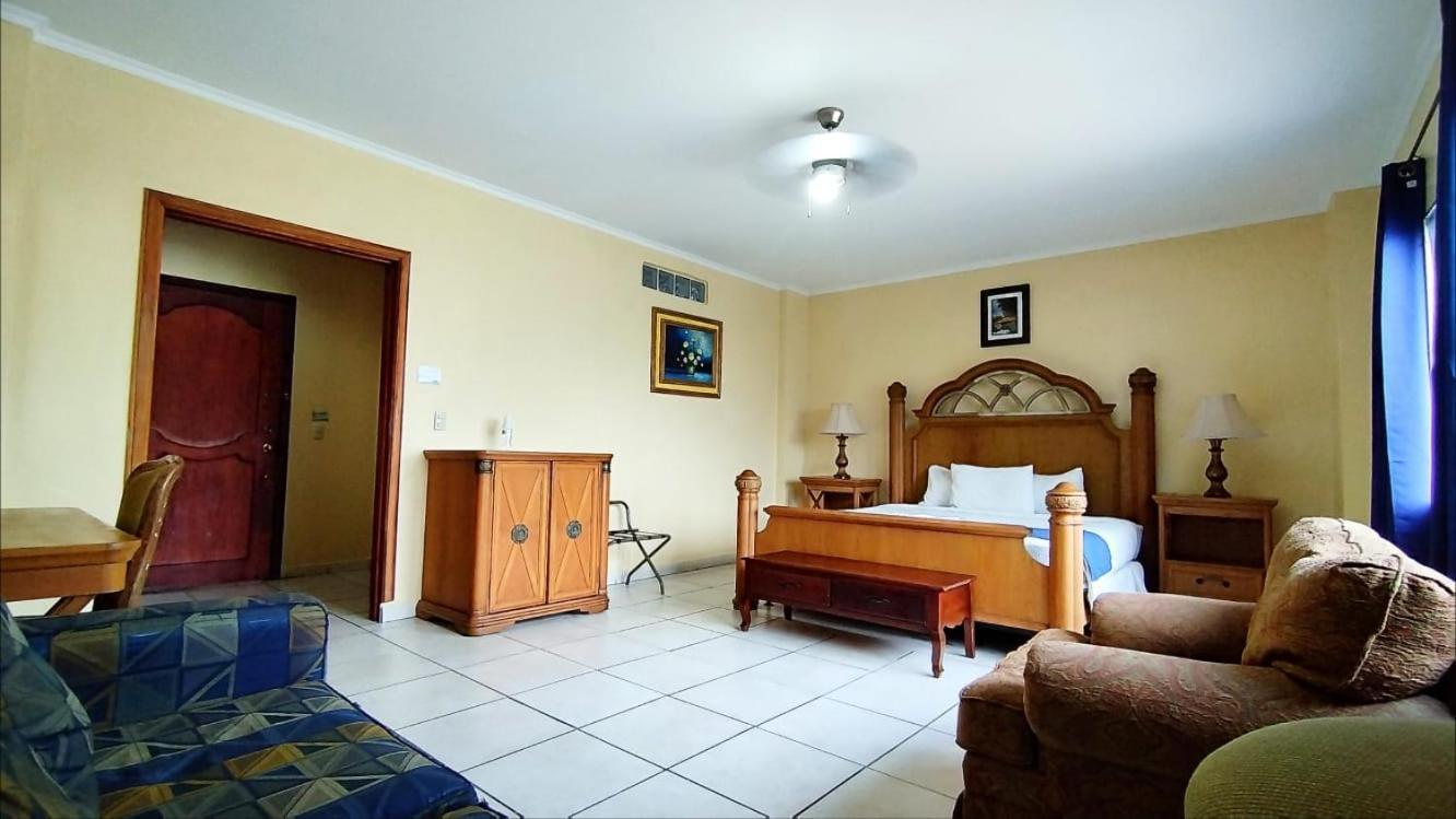 Hotel Carnaval La Ceiba Exterior photo