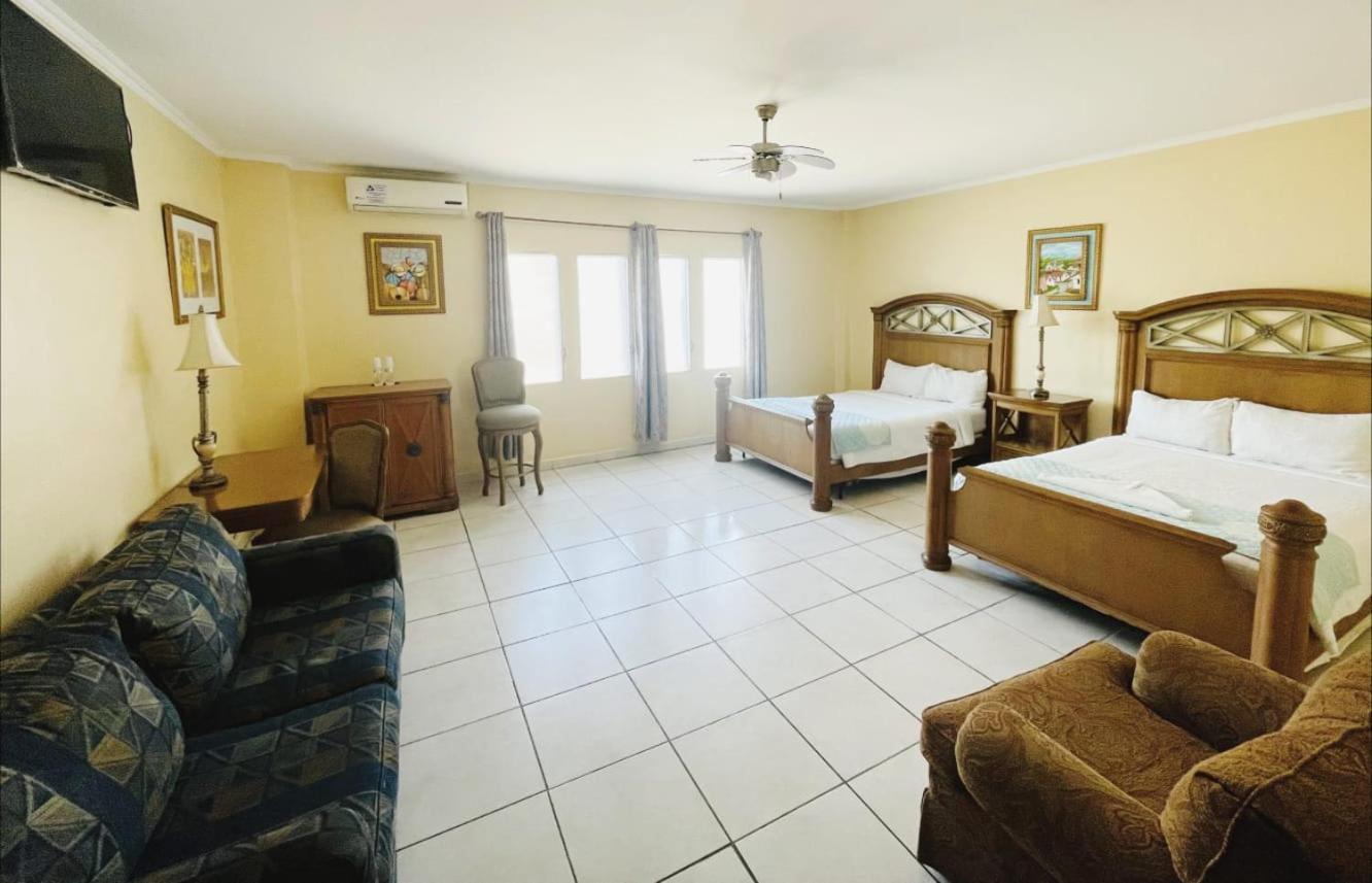 Hotel Carnaval La Ceiba Exterior photo
